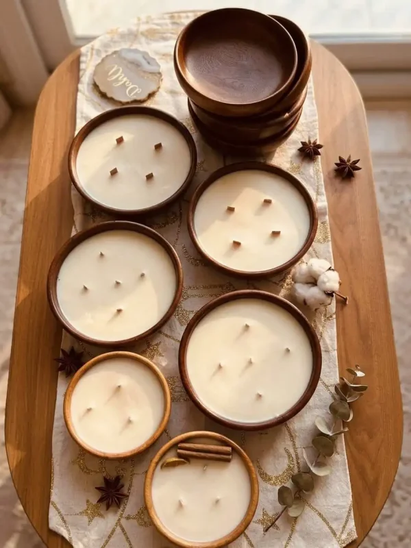 Wooden candles 450-1000 حسب السايز Wooden Candle